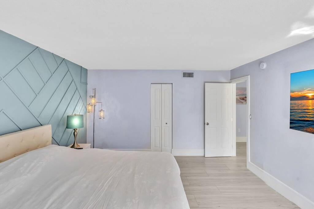 One Bedroom Steps Away From The Beach! Sunny Isles Beach Ngoại thất bức ảnh
