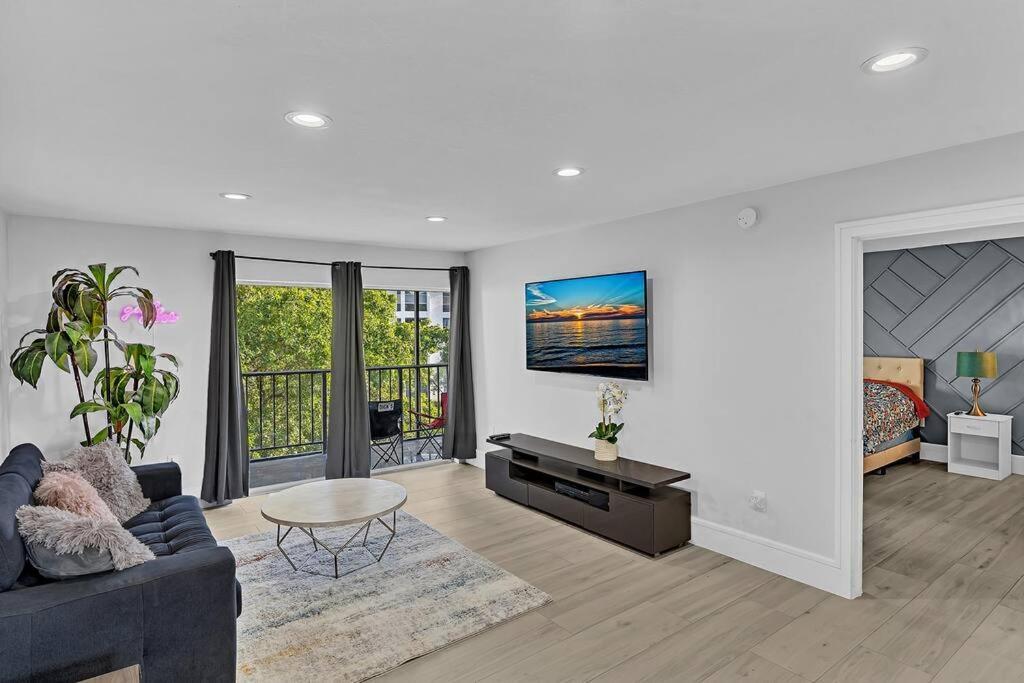 One Bedroom Steps Away From The Beach! Sunny Isles Beach Ngoại thất bức ảnh
