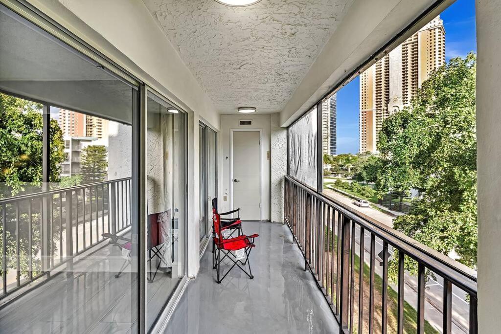 One Bedroom Steps Away From The Beach! Sunny Isles Beach Ngoại thất bức ảnh