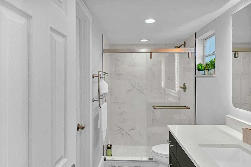 One Bedroom Steps Away From The Beach! Sunny Isles Beach Ngoại thất bức ảnh